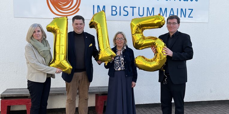 vlnr.: Diana Flucke-Leber, Erster Stadtrat Stefan Schmitt, Christina Moka, Pfarrer Martin Berker